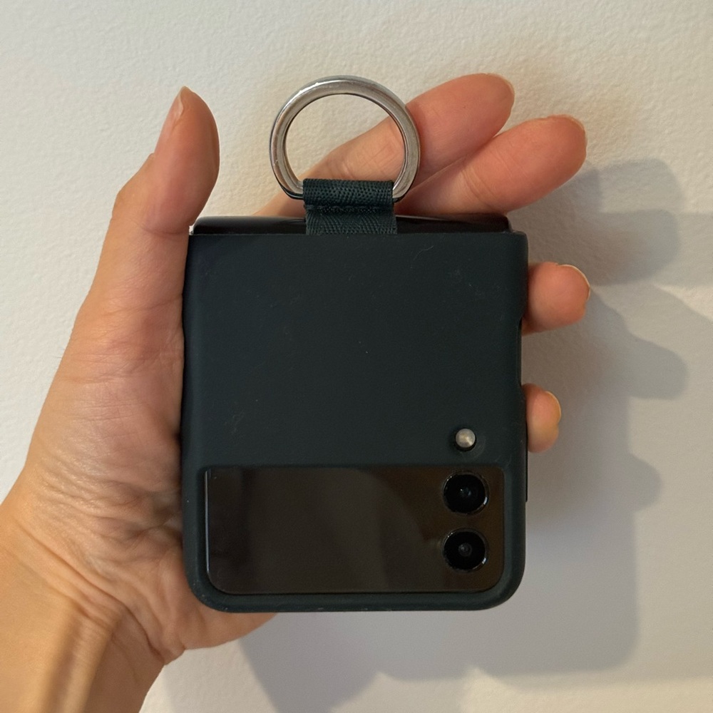 Galaxy Z Flip3 5G Silicone Cover with Ring GREEN